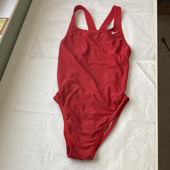 Nike Essential U-Back One-Piece - Picture 8 of 11